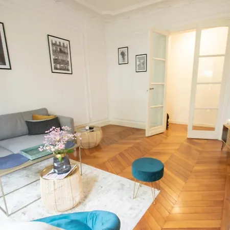 Spacious Close To The Bois De Boulogne Apartment